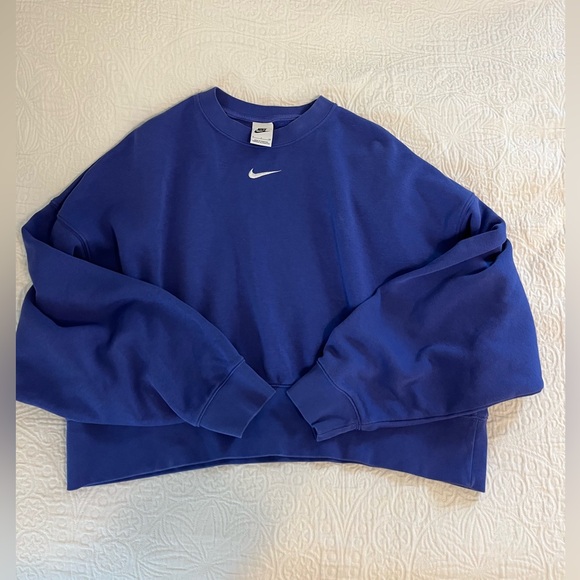 Nike Tops - Nike Fleece Crewneck Sweatshirt